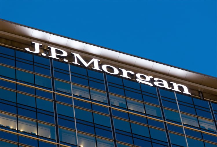 JPMorgan launches a permissioned USD deposit token on Coinbaseโs Base blockchain for institutional clients.